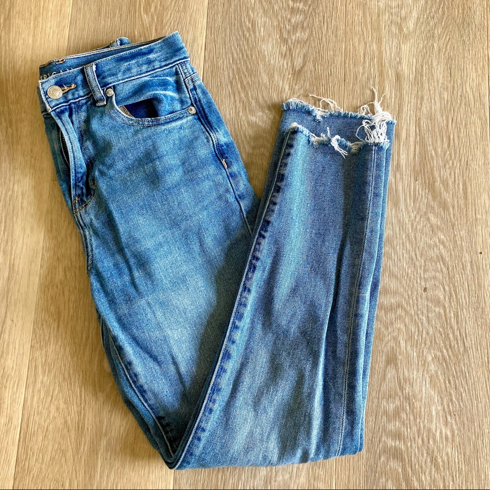 American Eagle raw hem mom jean size 0